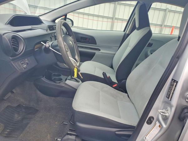 2013 TOYOTA PRIUS — DENT