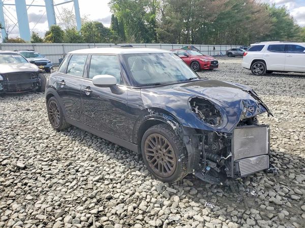 2025 MINI COOPER — Passenger 3/4
