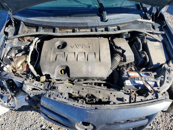 2013 TOYOTA COROLLA — Engine bay