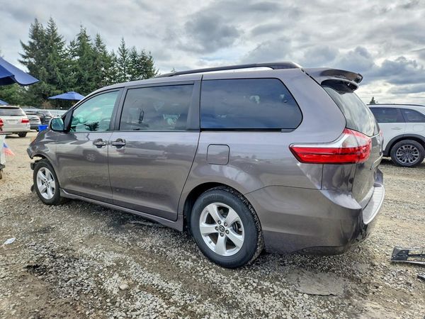 2018 TOYOTA SIENNA LE — DSRA