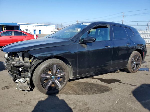 2024 BMW IX — Front 3/4