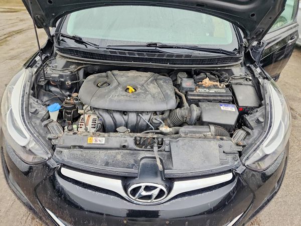 2015 HYUNDAI ELANTRA GLS(Middle) — Engine bay