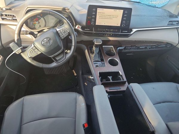 2024 TOYOTA SIENNA XLE — CKPT