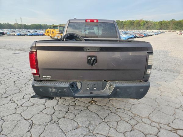 2019 RAM 1500 CLASSIC SLT — DIRR
