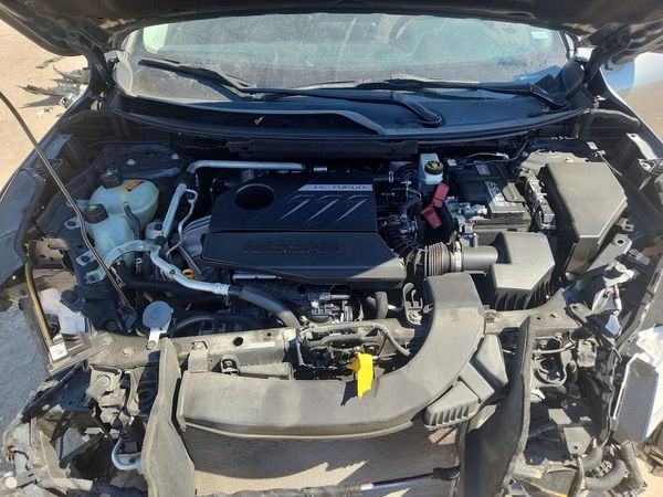 2024 NISSAN ROGUE SV — Engine bay
