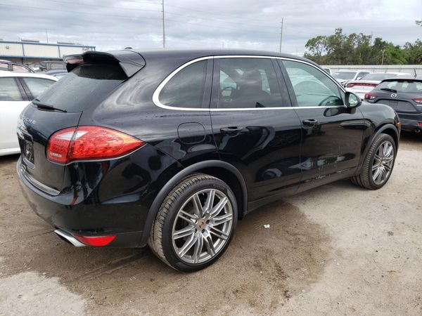 2014 PORSCHE CAYENNE