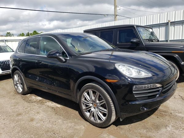 2014 PORSCHE CAYENNE
