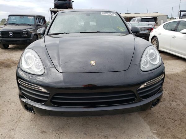 2014 PORSCHE CAYENNE