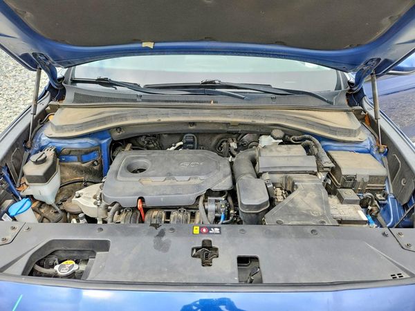 2020 HYUNDAI SANTA FE SEL — Engine bay