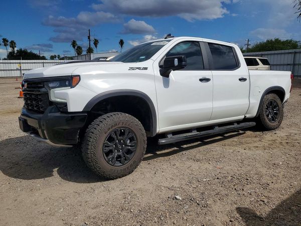 2025 CHEVROLET SILVERADO ZR2 — Front 3/4