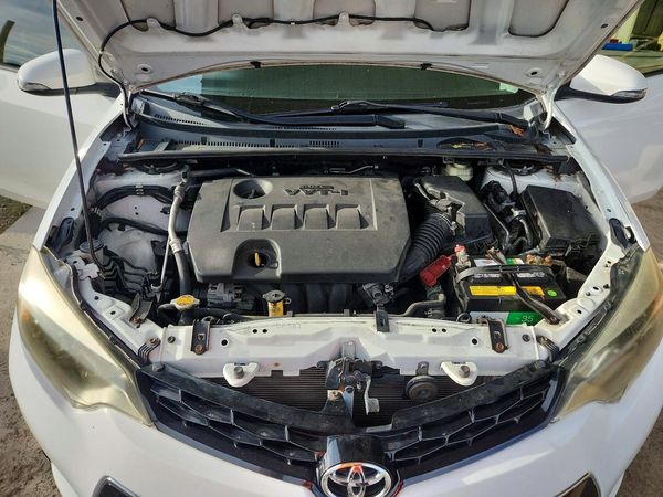 2016 TOYOTA COROLLA L/LE — Engine bay