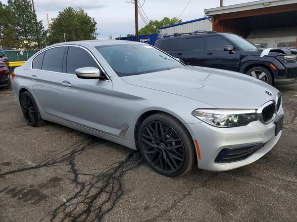 2020 BMW 530 xDrive — Passenger 3/4