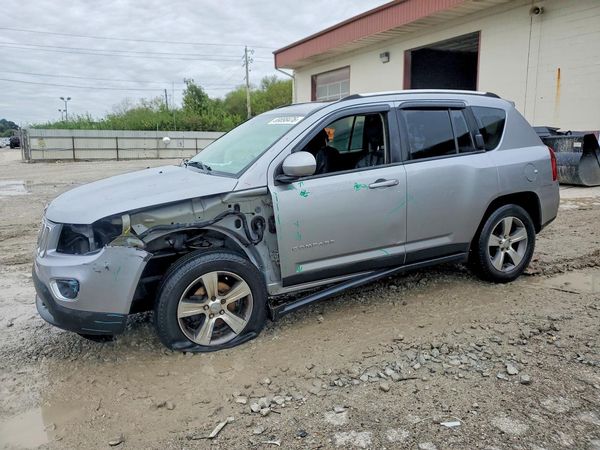 2017 JEEP COMPASS Latitude — Front 3/4