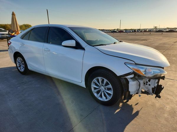 2017 TOYOTA CAMRY LE/SE/XLE/XSE — Passenger 3/4