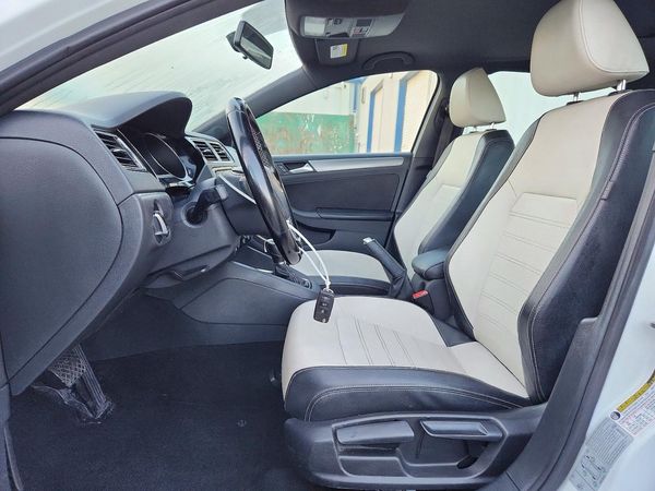 2017 VOLKSWAGEN JETTA Sport — DENT