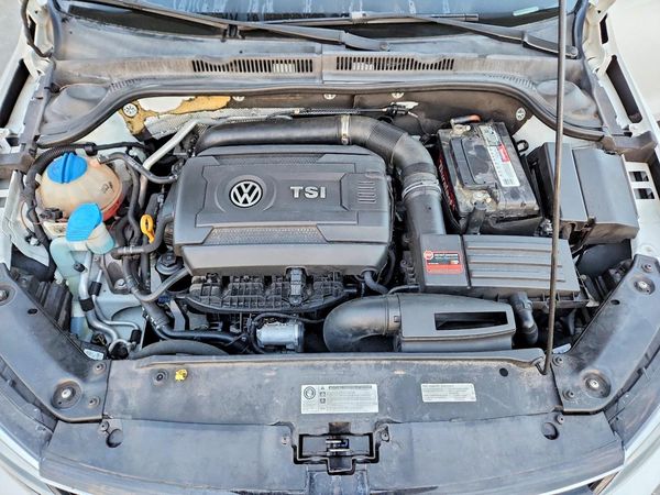 2017 VOLKSWAGEN JETTA Sport — Engine bay