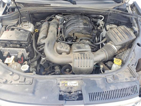 2015 DODGE DURANGO Limited — Engine bay