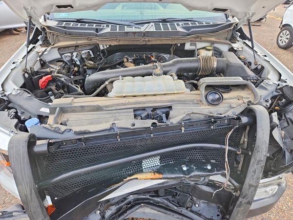 2022 FORD F150 SuperCrew-Police — Engine bay