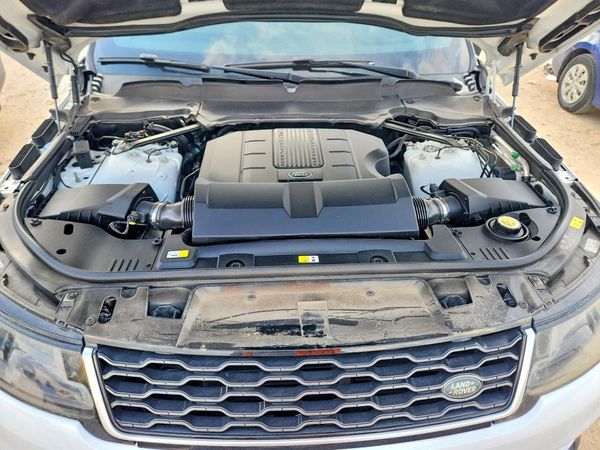 2018 LAND ROVER RANGE ROVER SPORT HSE — Engine bay