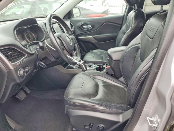 2019 JEEP CHEROKEE Limited — DENT