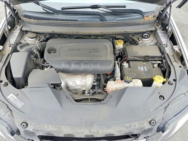 2019 JEEP CHEROKEE Limited — Engine bay
