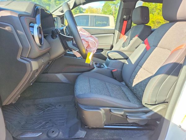 2024 CHEVROLET COLORADO Z71 — DENT