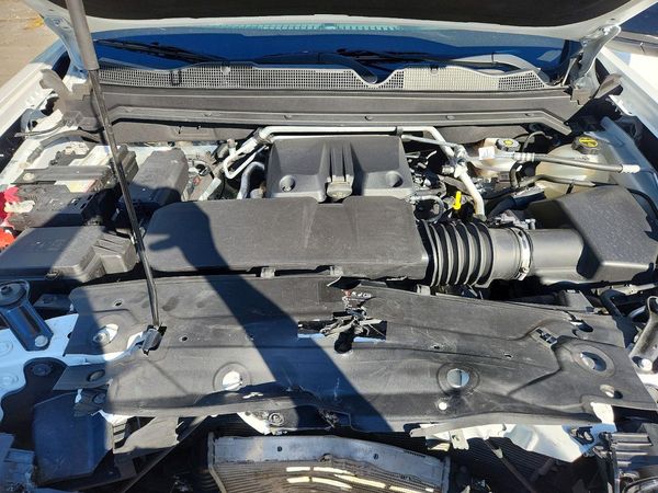 2024 CHEVROLET COLORADO Z71 — Engine bay