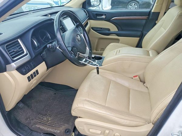 2017 TOYOTA HIGHLANDER Ltd/Ltd Platinum — DENT