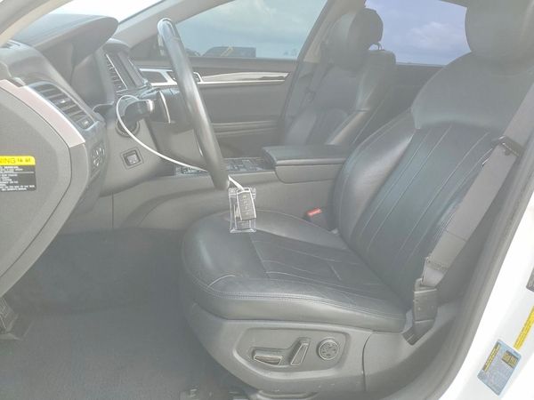 2017 GENESIS G80 — DENT