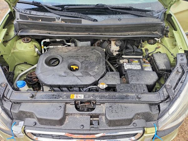 2012 KIA SOUL GL — Engine bay