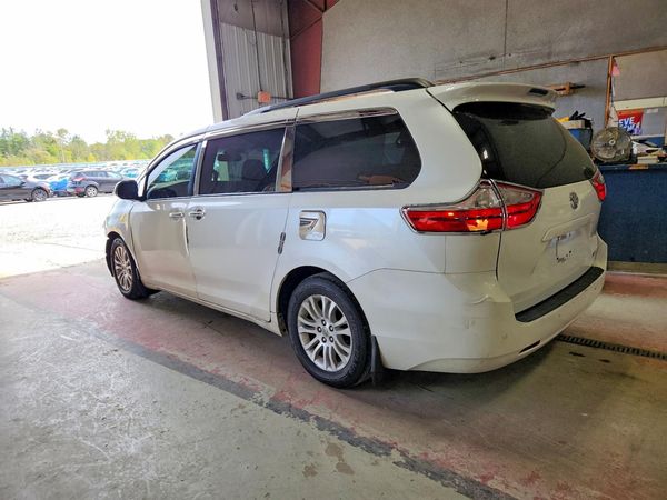 2015 TOYOTA SIENNA — DSRA