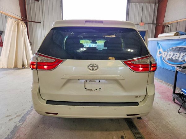 2015 TOYOTA SIENNA — DIRR