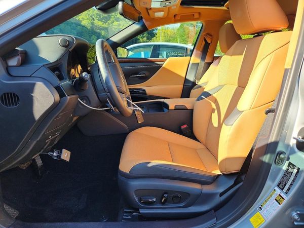 2025 LEXUS ES350 350 Premium — DENT