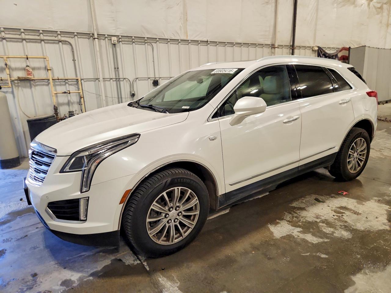 2018 CADILLAC XT5 Luxury — Front 3/4
