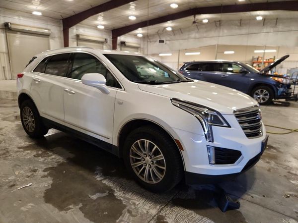 2018 CADILLAC XT5 Luxury — Passenger 3/4