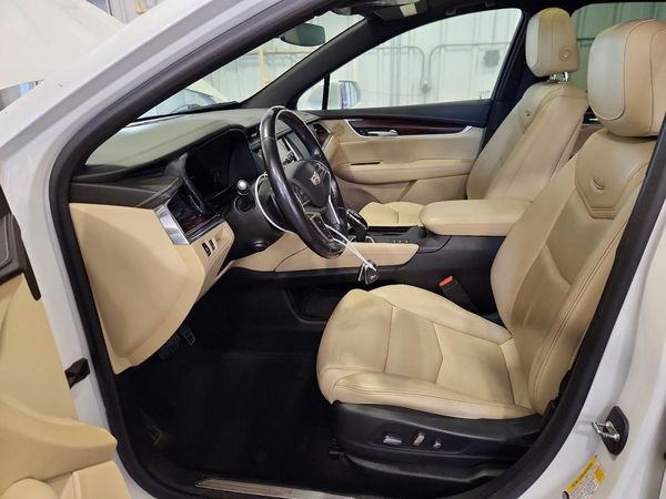 2018 CADILLAC XT5 Luxury — DENT