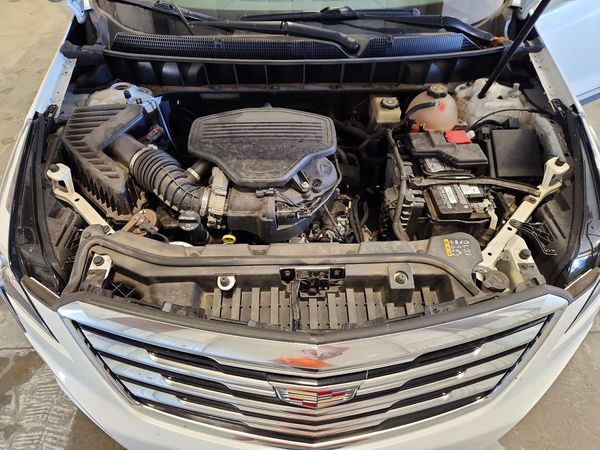 2018 CADILLAC XT5 Luxury — Engine bay