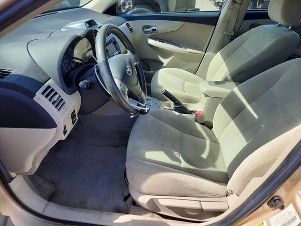 2013 TOYOTA COROLLA — DENT