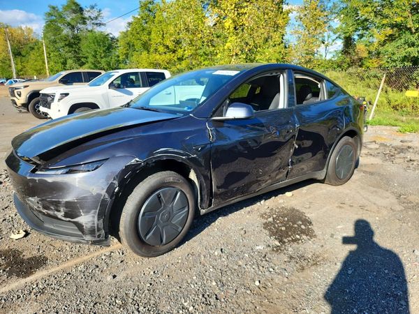 2026 TESLA MODEL Y — DSFA — Front 3/4