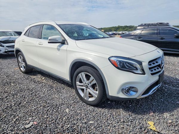 2018 MERCEDES-BENZ GLA GLA250-4M — Passenger 3/4