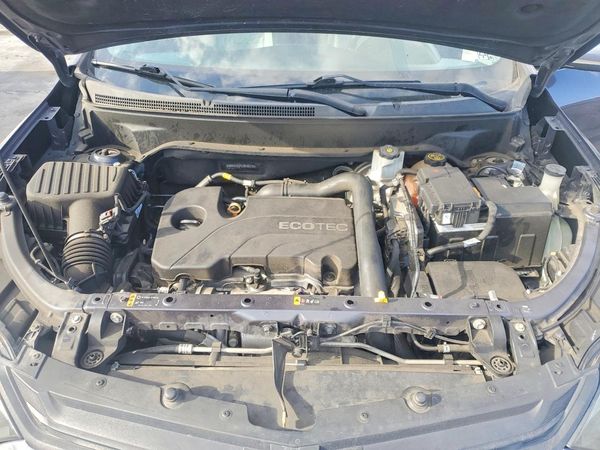 2018 CHEVROLET EQUINOX LT (1LT) — Engine bay