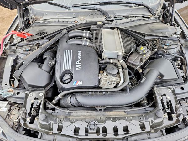 2016 BMW M4 — Engine bay