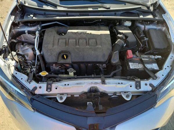 2017 TOYOTA COROLLA — Engine bay