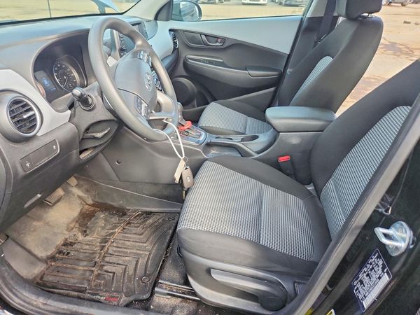2018 HYUNDAI KONA SE — DENT