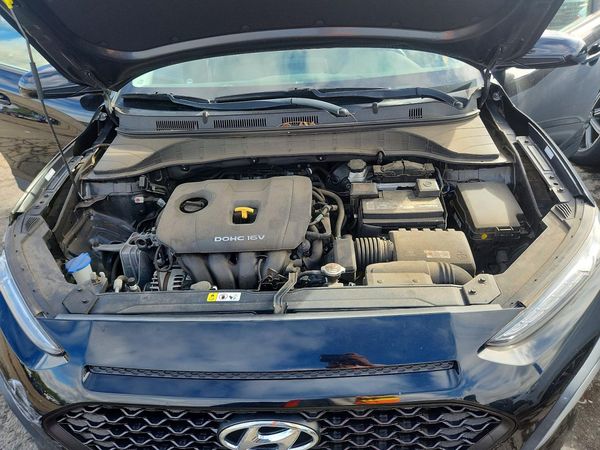 2018 HYUNDAI KONA SE — Engine bay
