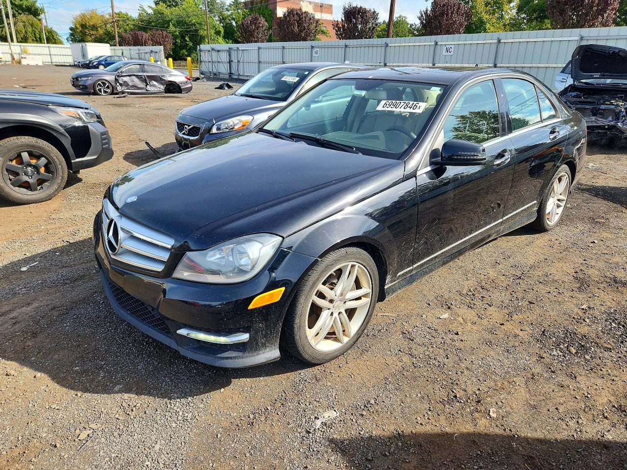 2013 MERCEDES-BENZ C C300 — Front 3/4