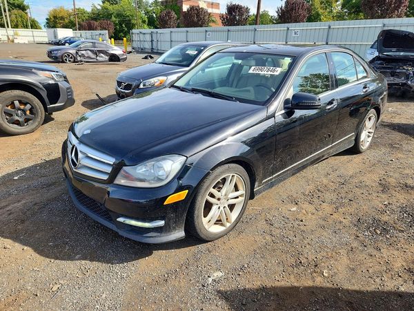 2013 MERCEDES-BENZ C — DSFA — Front 3/4