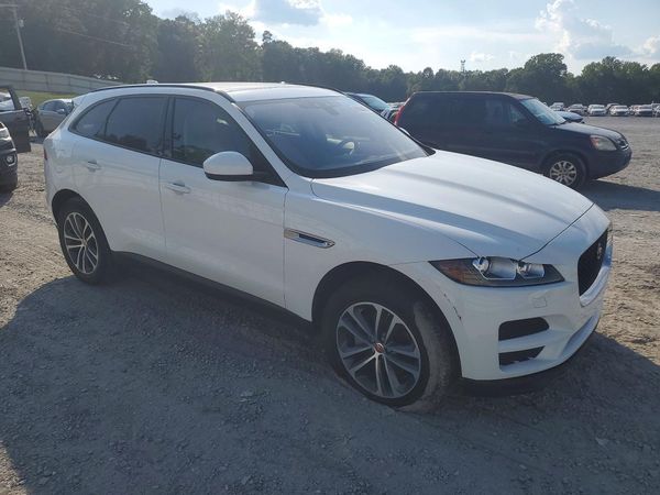 2018 JAGUAR F-PACE Premium — Passenger 3/4