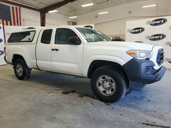 2021 TOYOTA TACOMA SR5 — Passenger 3/4