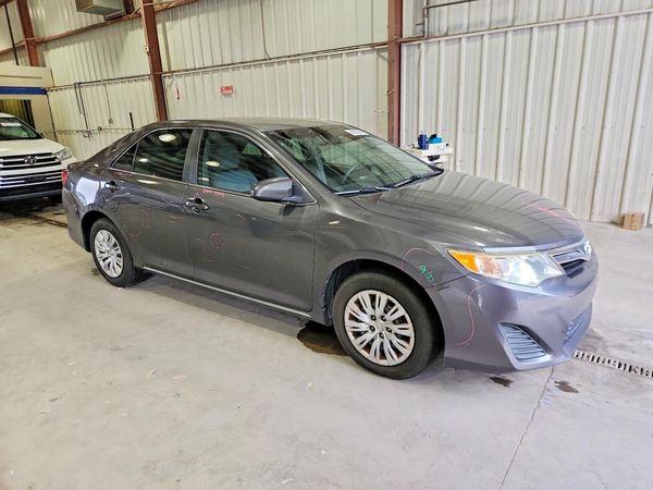 2012 TOYOTA CAMRY — Passenger 3/4